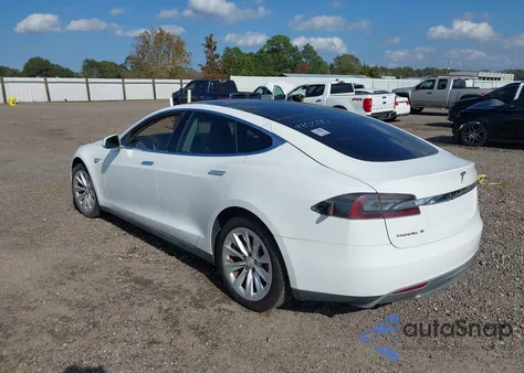 2013 Tesla Model S из США, поврежденный, VIN 5YJSA1AC1DFP10200